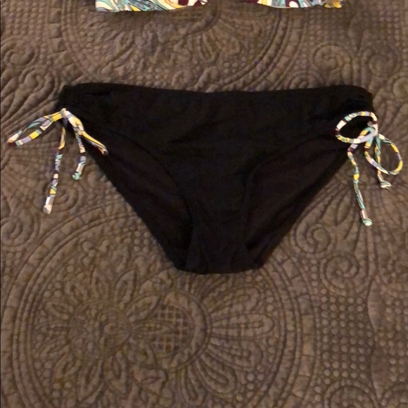 Captiva Swimwear Bikini - Picture 2 of 8